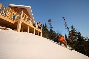 Discovering backcountry skiing in Gaspésie - Sépaq